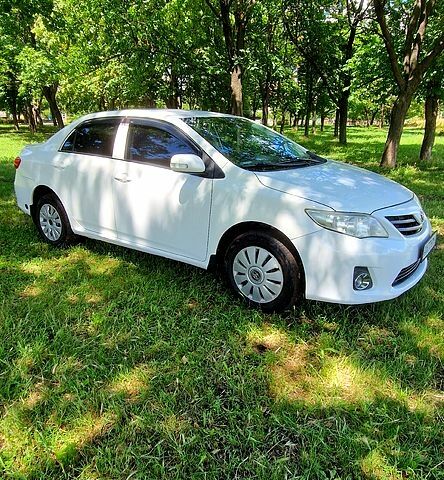 Білий Тойота Королла, об'ємом двигуна 1.3 л та пробігом 207 тис. км за 5950 $, фото 1 на Automoto.ua