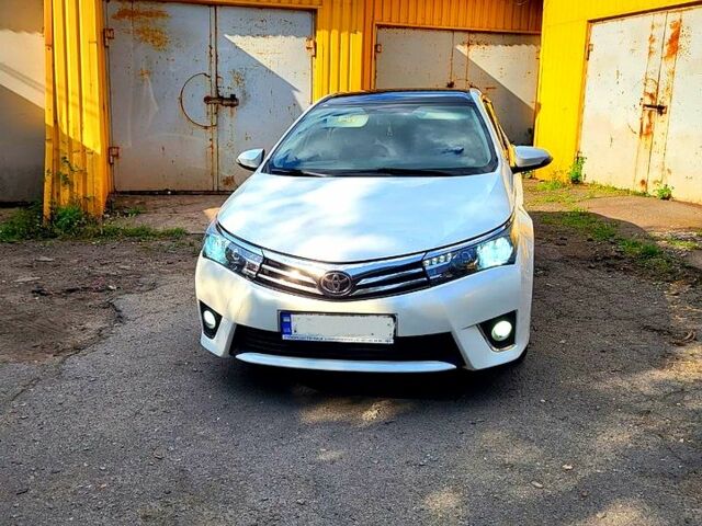 Білий Тойота Королла, об'ємом двигуна 1.3 л та пробігом 127 тис. км за 7500 $, фото 1 на Automoto.ua