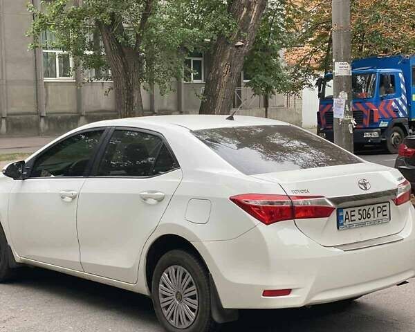 Белый Тойота Королла, объемом двигателя 1.3 л и пробегом 147 тыс. км за 10500 $, фото 1 на Automoto.ua