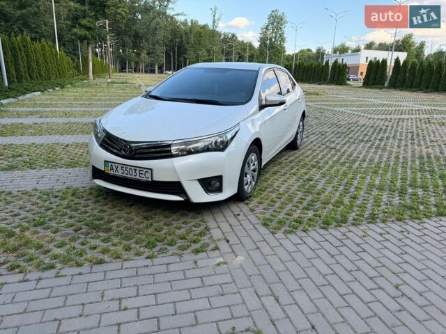 Белый Тойота Королла, объемом двигателя 1.6 л и пробегом 39 тыс. км за 14499 $, фото 1 на Automoto.ua