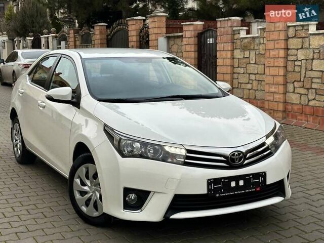 Белый Тойота Королла, объемом двигателя 1.6 л и пробегом 137 тыс. км за 10999 $, фото 1 на Automoto.ua