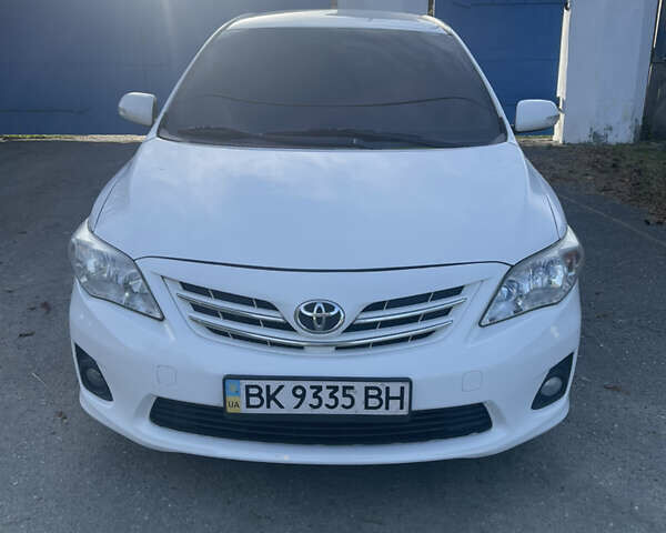 Белый Тойота Королла, объемом двигателя 1.36 л и пробегом 179 тыс. км за 8500 $, фото 1 на Automoto.ua