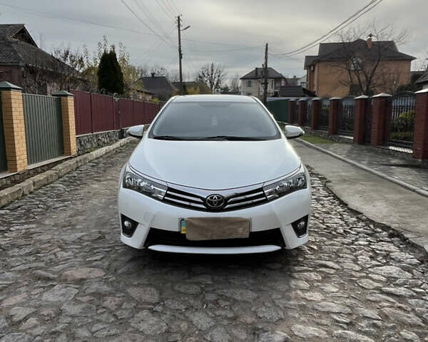 Белый Тойота Королла, объемом двигателя 1.6 л и пробегом 142 тыс. км за 12000 $, фото 1 на Automoto.ua