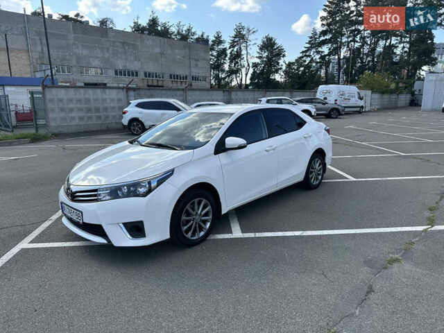 Белый Тойота Королла, объемом двигателя 1.6 л и пробегом 318 тыс. км за 9999 $, фото 1 на Automoto.ua