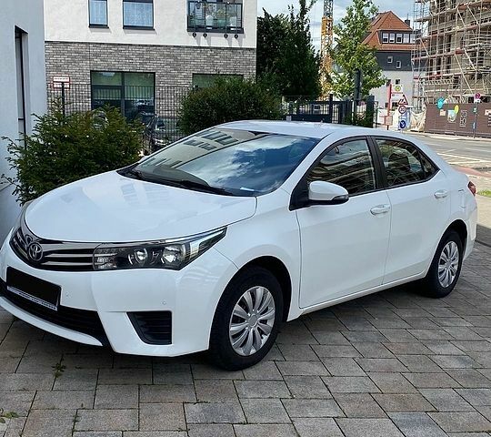 Белый Тойота Королла, объемом двигателя 1.33 л и пробегом 152 тыс. км за 11450 $, фото 1 на Automoto.ua