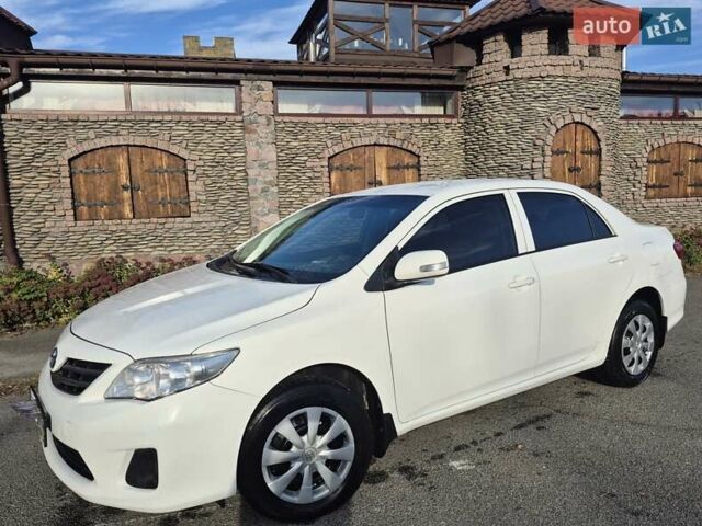 Белый Тойота Королла, объемом двигателя 0 л и пробегом 145 тыс. км за 7300 $, фото 1 на Automoto.ua