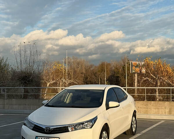 Белый Тойота Королла, объемом двигателя 1.6 л и пробегом 183 тыс. км за 9890 $, фото 1 на Automoto.ua