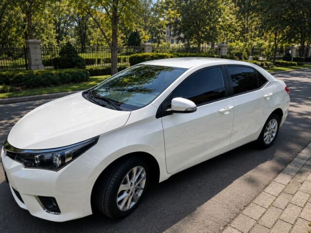 Белый Тойота Королла, объемом двигателя 1.6 л и пробегом 129 тыс. км за 11900 $, фото 1 на Automoto.ua