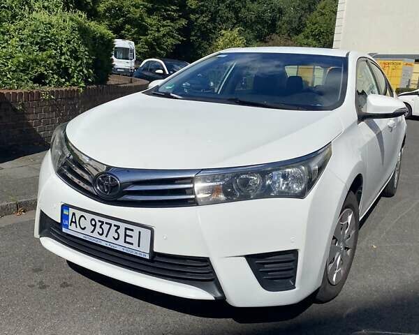 Белый Тойота Королла, объемом двигателя 1.33 л и пробегом 147 тыс. км за 11800 $, фото 1 на Automoto.ua