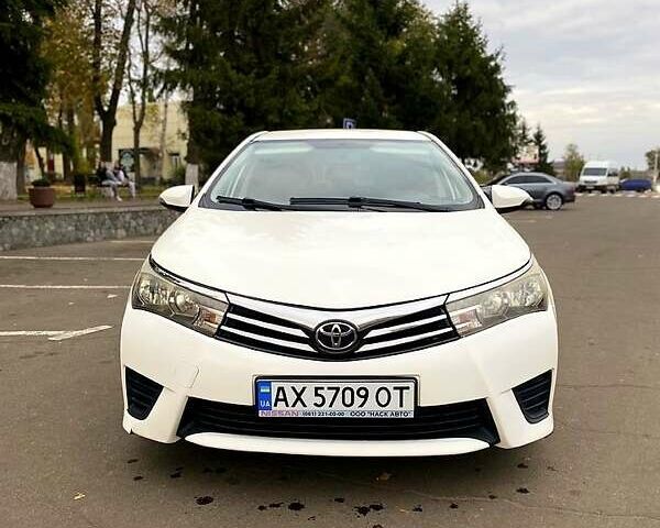 Белый Тойота Королла, объемом двигателя 1.6 л и пробегом 200 тыс. км за 8800 $, фото 1 на Automoto.ua