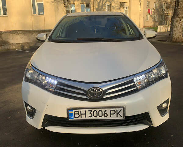 Белый Тойота Королла, объемом двигателя 1.6 л и пробегом 200 тыс. км за 10000 $, фото 1 на Automoto.ua