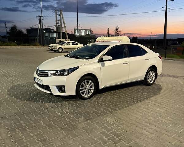 Білий Тойота Королла, об'ємом двигуна 1.6 л та пробігом 190 тис. км за 13200 $, фото 1 на Automoto.ua