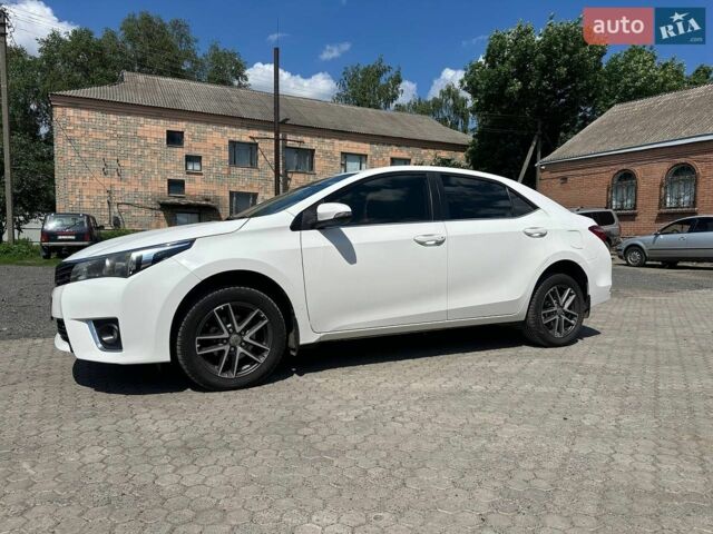 Белый Тойота Королла, объемом двигателя 1.6 л и пробегом 122 тыс. км за 13700 $, фото 1 на Automoto.ua