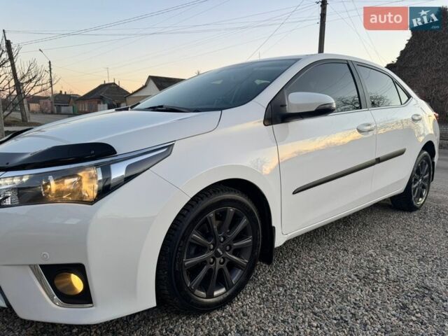 Белый Тойота Королла, объемом двигателя 1.6 л и пробегом 136 тыс. км за 12500 $, фото 1 на Automoto.ua