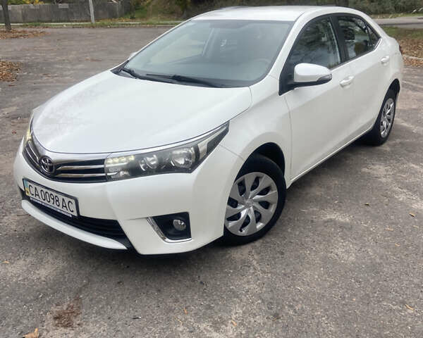 Белый Тойота Королла, объемом двигателя 1.6 л и пробегом 84 тыс. км за 13000 $, фото 1 на Automoto.ua