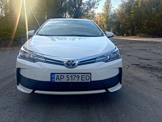 Белый Тойота Королла, объемом двигателя 1.6 л и пробегом 203 тыс. км за 10000 $, фото 1 на Automoto.ua