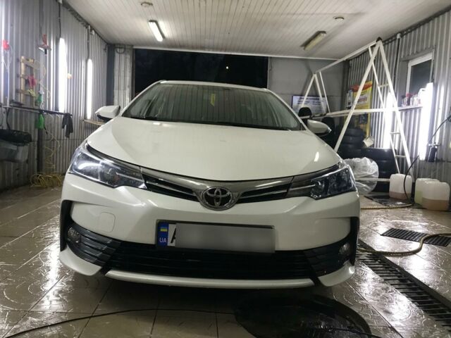 Белый Тойота Королла, объемом двигателя 1.6 л и пробегом 49 тыс. км за 18200 $, фото 1 на Automoto.ua