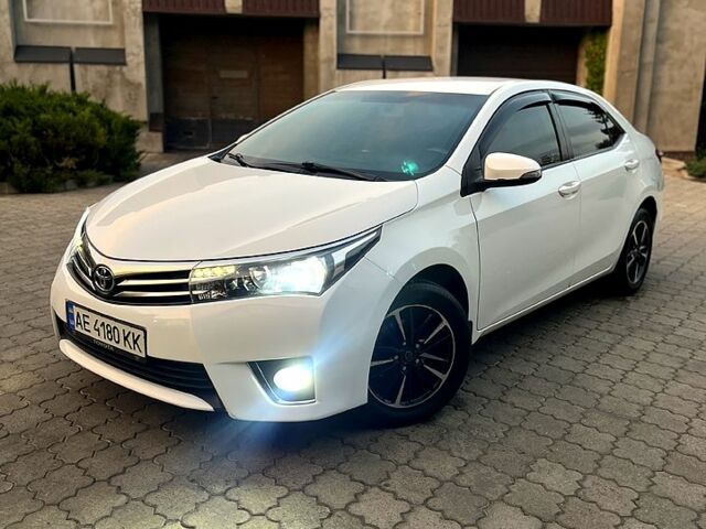 Белый Тойота Королла, объемом двигателя 1.6 л и пробегом 167 тыс. км за 9999 $, фото 1 на Automoto.ua