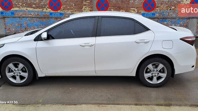 Белый Тойота Королла, объемом двигателя 1.6 л и пробегом 160 тыс. км за 11900 $, фото 1 на Automoto.ua