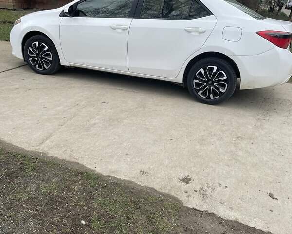 Белый Тойота Королла, объемом двигателя 1.8 л и пробегом 250 тыс. км за 14100 $, фото 1 на Automoto.ua