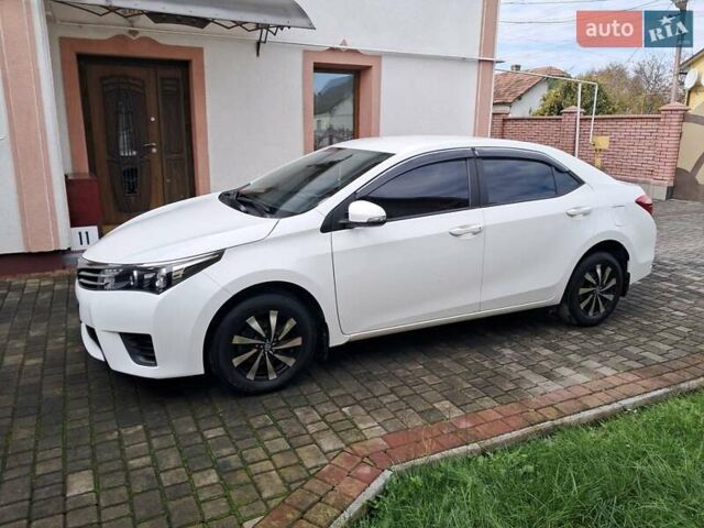Белый Тойота Королла, объемом двигателя 1.33 л и пробегом 26 тыс. км за 14600 $, фото 1 на Automoto.ua