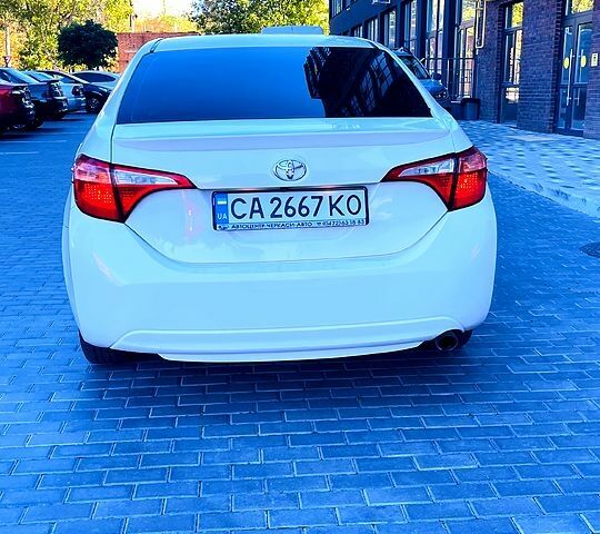 Белый Тойота Королла, объемом двигателя 1.8 л и пробегом 200 тыс. км за 11750 $, фото 1 на Automoto.ua