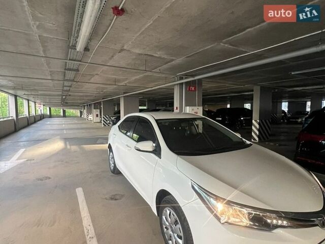 Білий Тойота Королла, об'ємом двигуна 1.6 л та пробігом 146 тис. км за 12880 $, фото 1 на Automoto.ua