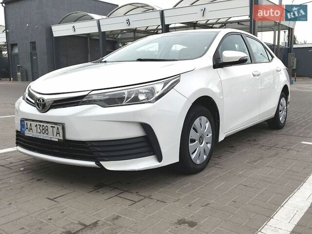 Белый Тойота Королла, объемом двигателя 1.3 л и пробегом 205 тыс. км за 6650 $, фото 1 на Automoto.ua