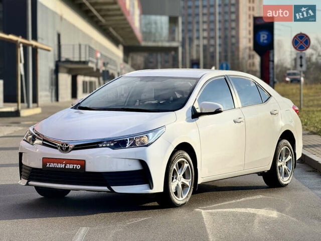 Белый Тойота Королла, объемом двигателя 1.6 л и пробегом 155 тыс. км за 12900 $, фото 1 на Automoto.ua