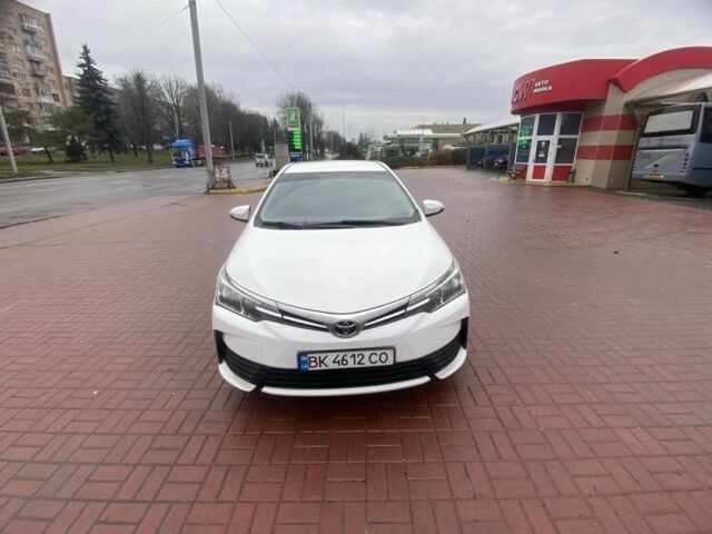 Белый Тойота Королла, объемом двигателя 1.3 л и пробегом 270 тыс. км за 9900 $, фото 1 на Automoto.ua