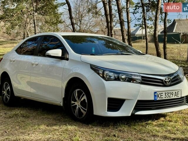 Белый Тойота Королла, объемом двигателя 1.6 л и пробегом 210 тыс. км за 9500 $, фото 1 на Automoto.ua