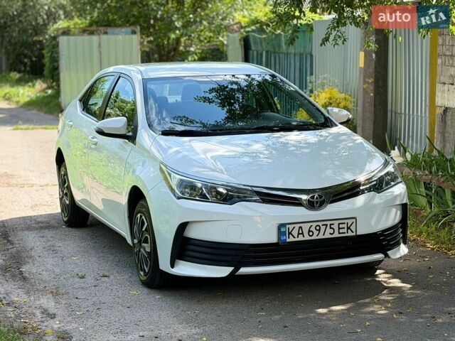 Белый Тойота Королла, объемом двигателя 1.6 л и пробегом 172 тыс. км за 10700 $, фото 1 на Automoto.ua