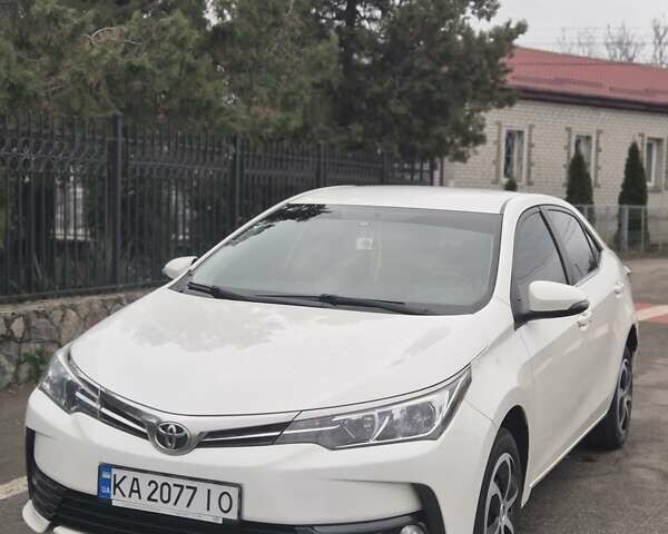 Белый Тойота Королла, объемом двигателя 1.6 л и пробегом 161 тыс. км за 13700 $, фото 1 на Automoto.ua