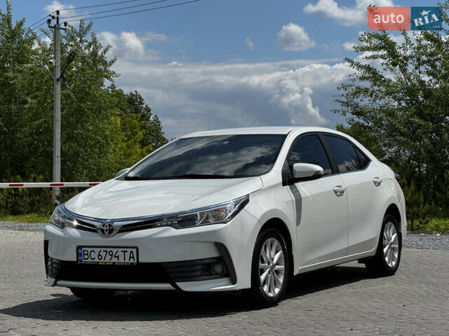 Белый Тойота Королла, объемом двигателя 1.6 л и пробегом 43 тыс. км за 12600 $, фото 1 на Automoto.ua