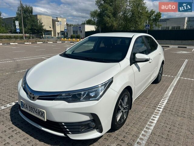 Білий Тойота Королла, об'ємом двигуна 1.6 л та пробігом 106 тис. км за 15200 $, фото 1 на Automoto.ua