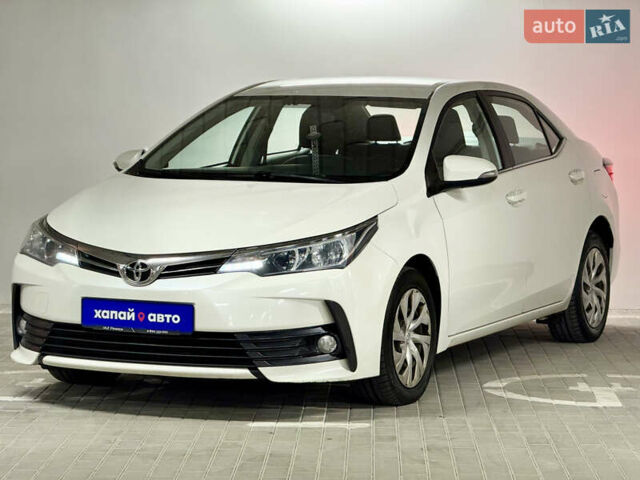 Тойота Королла 2018 в Киеве на Automoto.ua Белый Тойота Королла, объемом двигателя 1.6 л и пробегом 166 тыс. км за 12400 $, фото 1 на Automoto.ua
