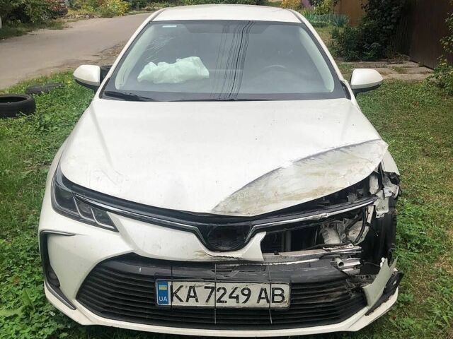 Білий Тойота Королла, об'ємом двигуна 1.6 л та пробігом 122 тис. км за 10000 $, фото 1 на Automoto.ua
