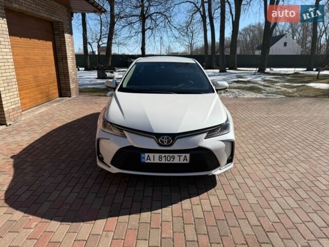 Білий Тойота Королла, об'ємом двигуна 1.6 л та пробігом 41 тис. км за 19300 $, фото 1 на Automoto.ua