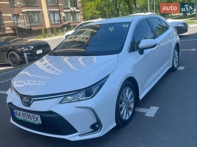 Белый Тойота Королла, объемом двигателя 1.6 л и пробегом 93 тыс. км за 17500 $, фото 1 на Automoto.ua