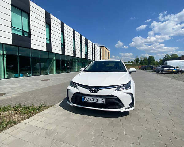 Белый Тойота Королла, объемом двигателя 1.6 л и пробегом 109 тыс. км за 14699 $, фото 1 на Automoto.ua