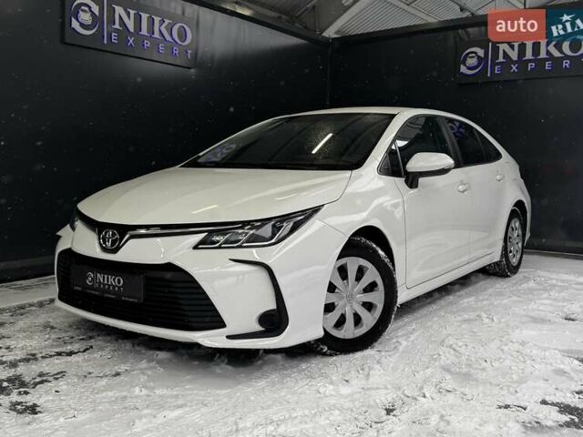 Белый Тойота Королла, объемом двигателя 1.6 л и пробегом 116 тыс. км за 13900 $, фото 1 на Automoto.ua