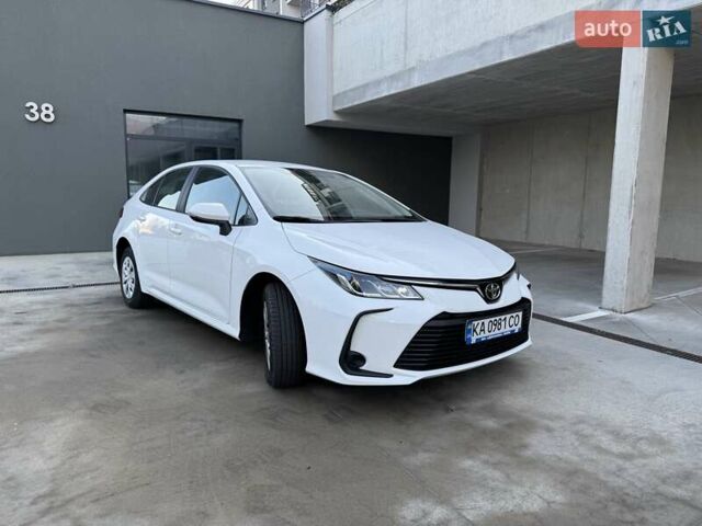 Білий Тойота Королла, об'ємом двигуна 1.6 л та пробігом 70 тис. км за 17999 $, фото 1 на Automoto.ua