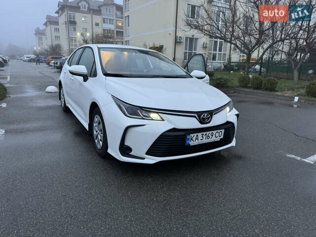 Белый Тойота Королла, объемом двигателя 1.6 л и пробегом 72 тыс. км за 16190 $, фото 1 на Automoto.ua