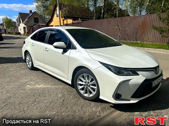 Белый Тойота Королла, объемом двигателя 1.6 л и пробегом 136 тыс. км за 16500 $, фото 1 на Automoto.ua