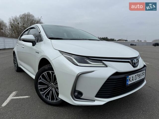 Белый Тойота Королла, объемом двигателя 1.8 л и пробегом 130 тыс. км за 20500 $, фото 1 на Automoto.ua