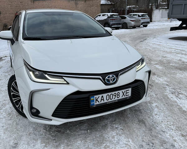 Белый Тойота Королла, объемом двигателя 1.8 л и пробегом 130 тыс. км за 23500 $, фото 1 на Automoto.ua