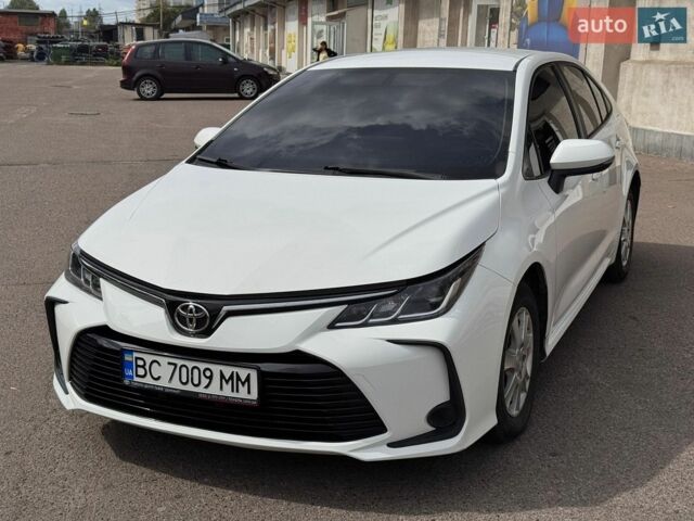 Белый Тойота Королла, объемом двигателя 1.6 л и пробегом 140 тыс. км за 15999 $, фото 1 на Automoto.ua