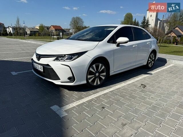Белый Тойота Королла, объемом двигателя 1.6 л и пробегом 95 тыс. км за 14900 $, фото 1 на Automoto.ua