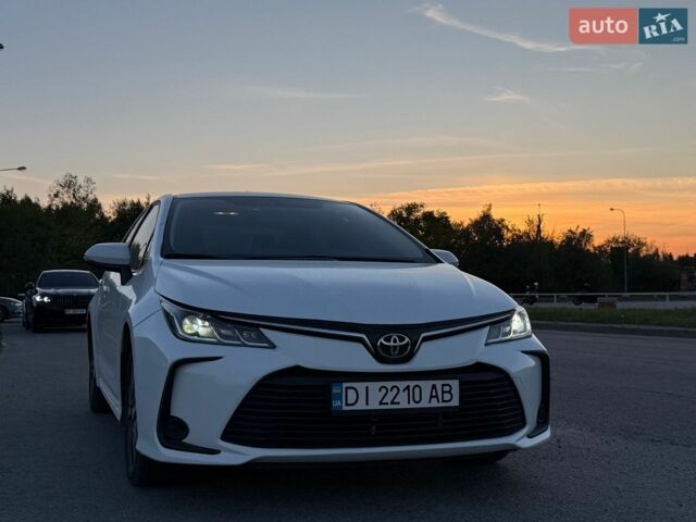 Белый Тойота Королла, объемом двигателя 1.6 л и пробегом 95 тыс. км за 14200 $, фото 1 на Automoto.ua
