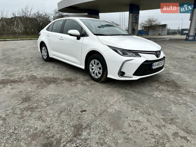 Білий Тойота Королла, об'ємом двигуна 1.6 л та пробігом 57 тис. км за 18900 $, фото 1 на Automoto.ua
